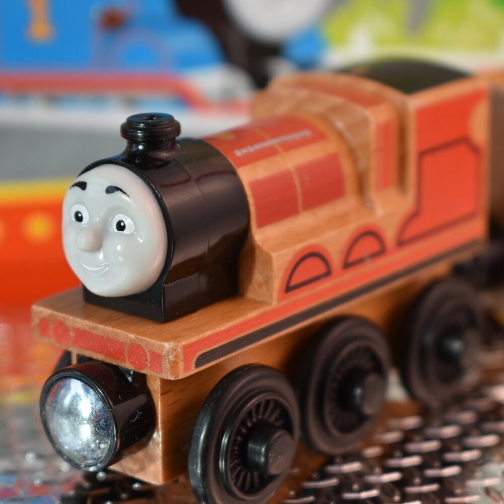 James Real Exposed Wood Thomas the Tank Engine & Friends Wooden Railway Trains - Picture 3 of 12